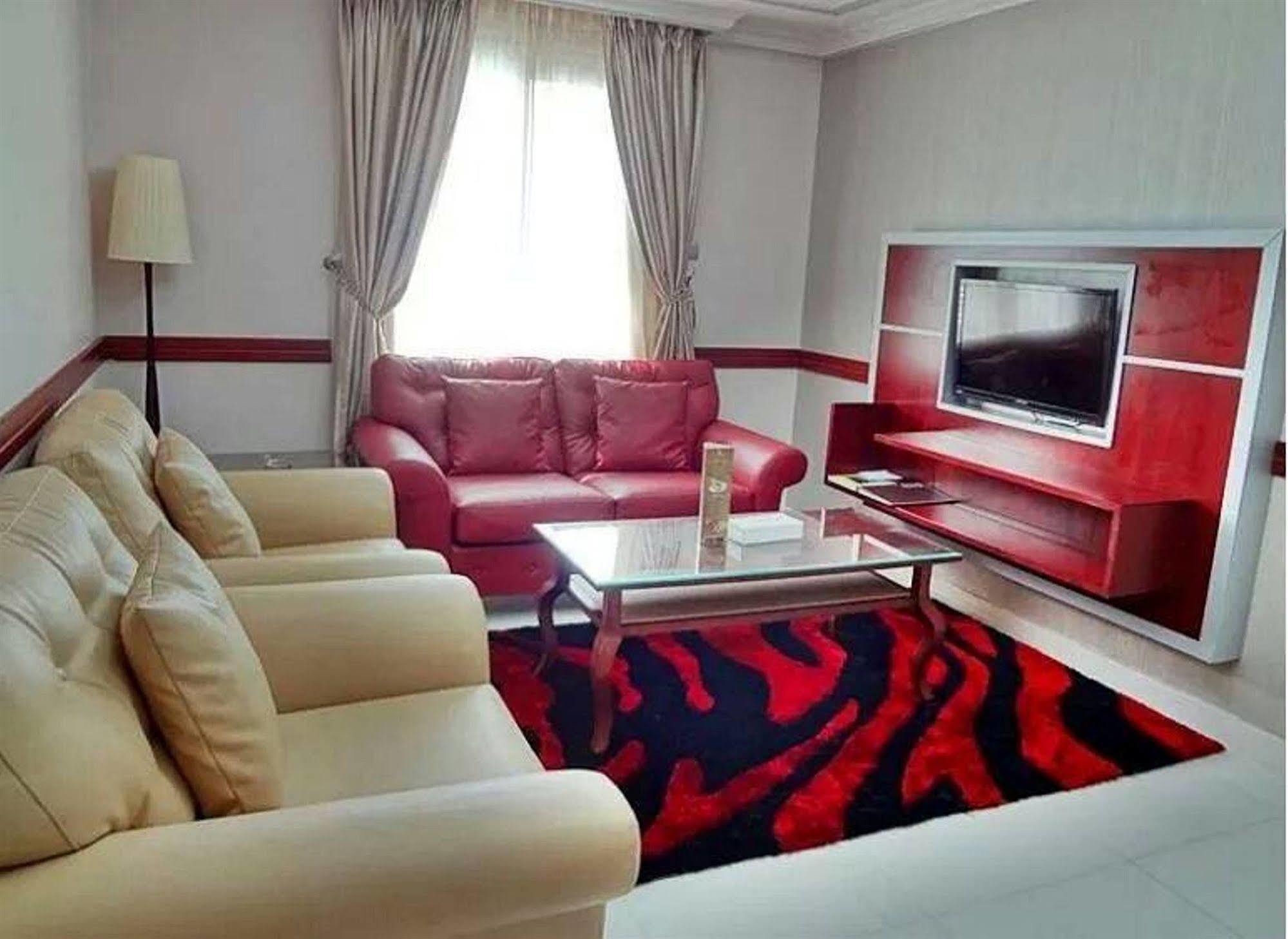 Hala Inn Hotel Apartments - Baithans Ajman Esterno foto